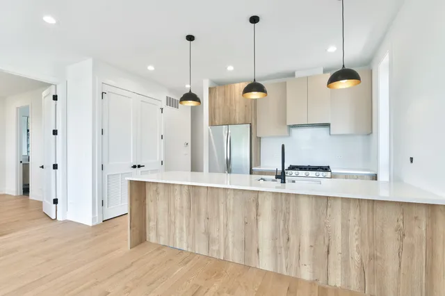 $460,000 | 2147 West Adams Street, Unit 3N, Chicago, IL 60612