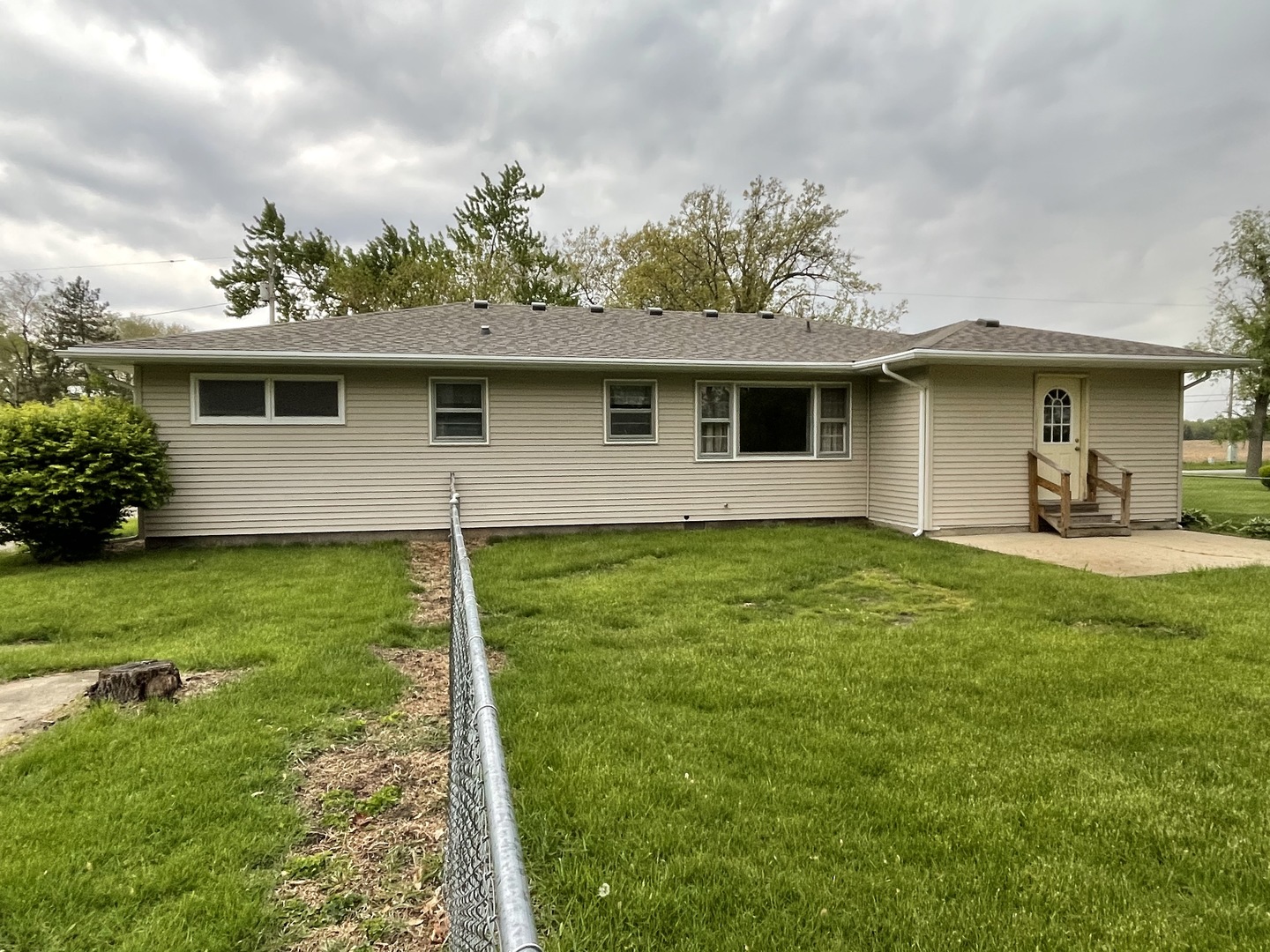 723 Raymond Road Watseka, IL 60970 - Photo 16 of 21