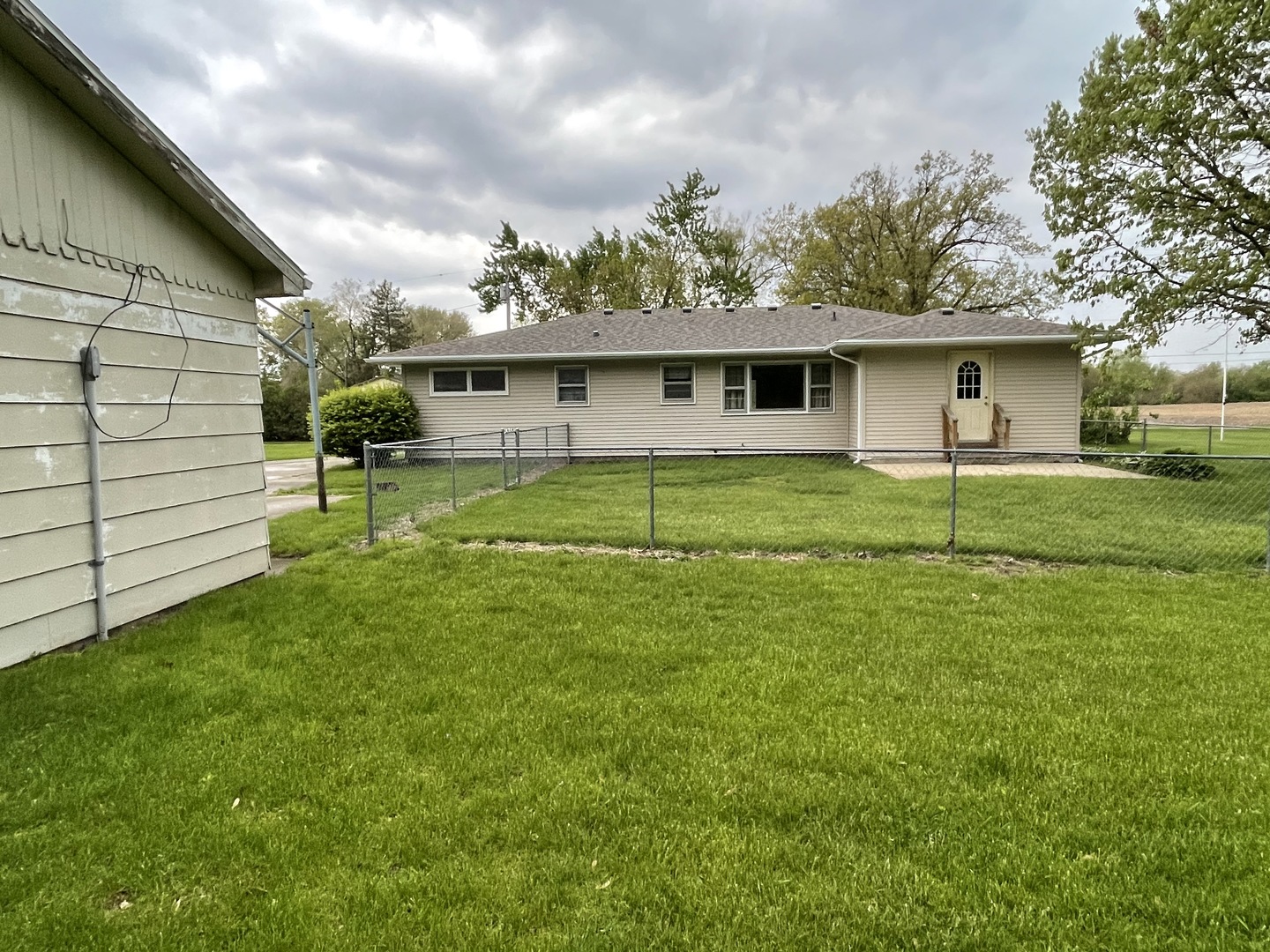 723 Raymond Road Watseka, IL 60970 - Photo 19 of 21
