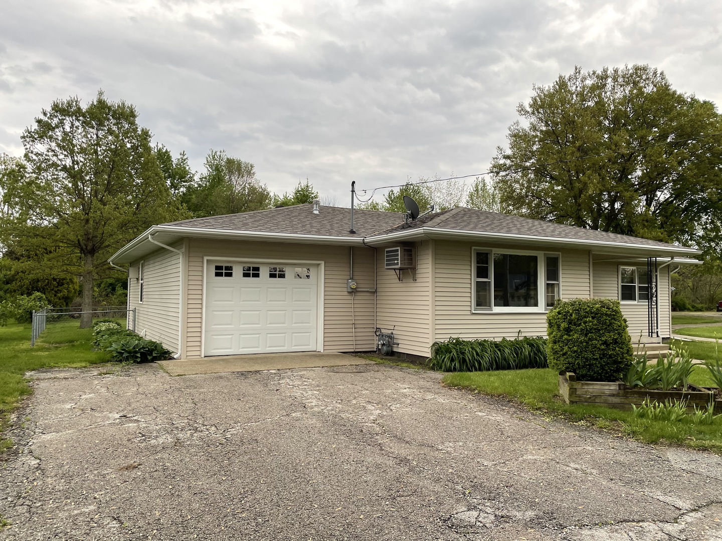 723 Raymond Road Watseka, IL 60970 - Photo 20 of 21