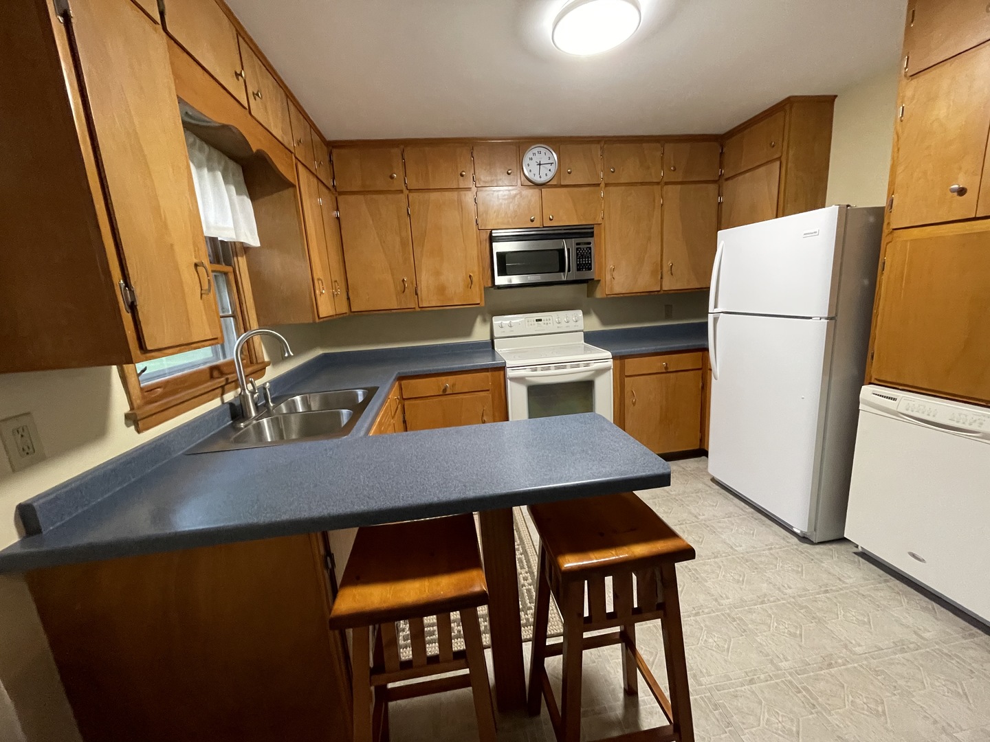 723 Raymond Road Watseka, IL 60970 - Photo 4 of 21