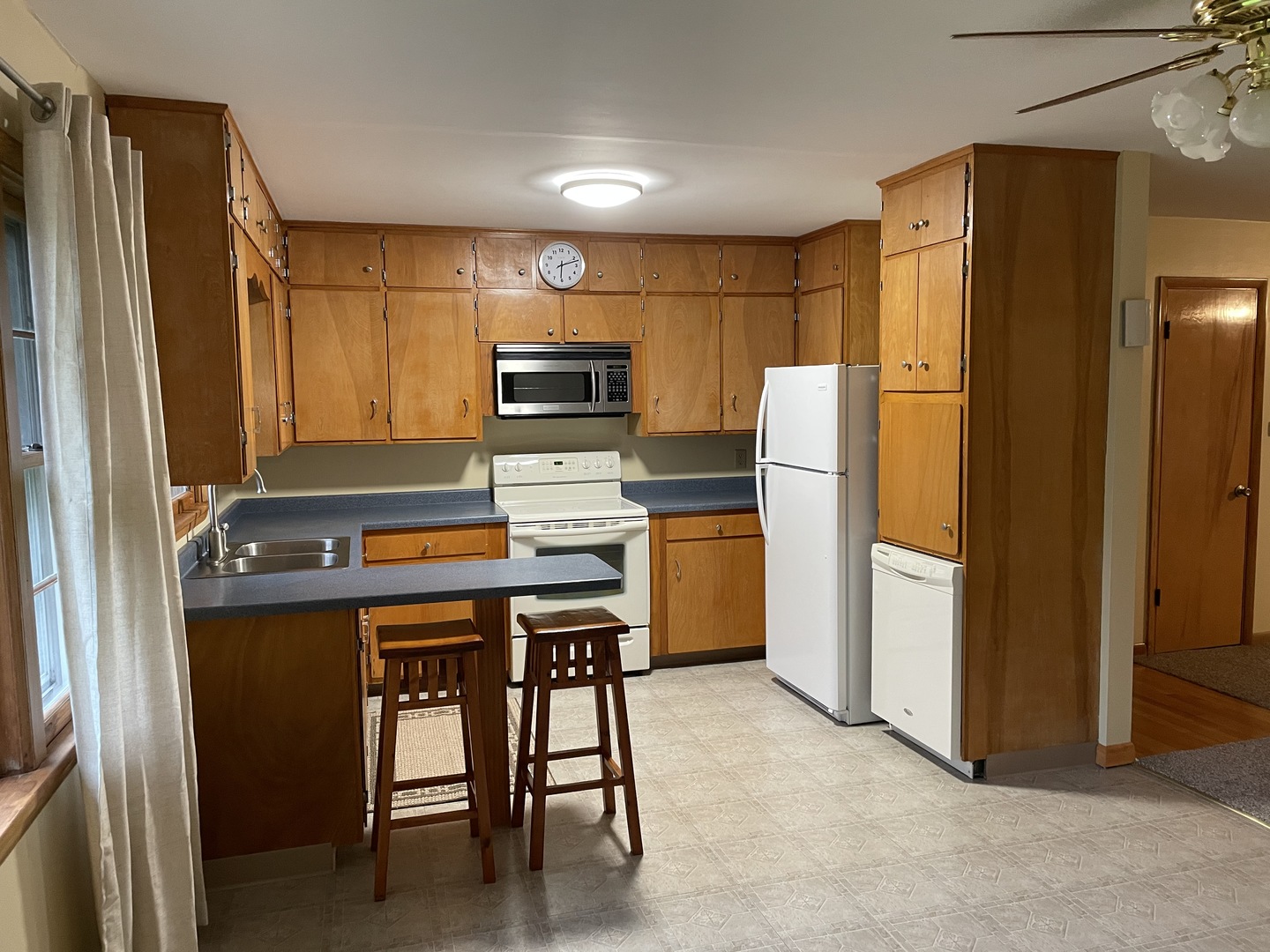 723 Raymond Road Watseka, IL 60970 - Photo 5 of 21