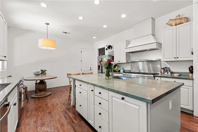 $2,499,000 | 5150 Gloria Avenue, Encino, CA 91436