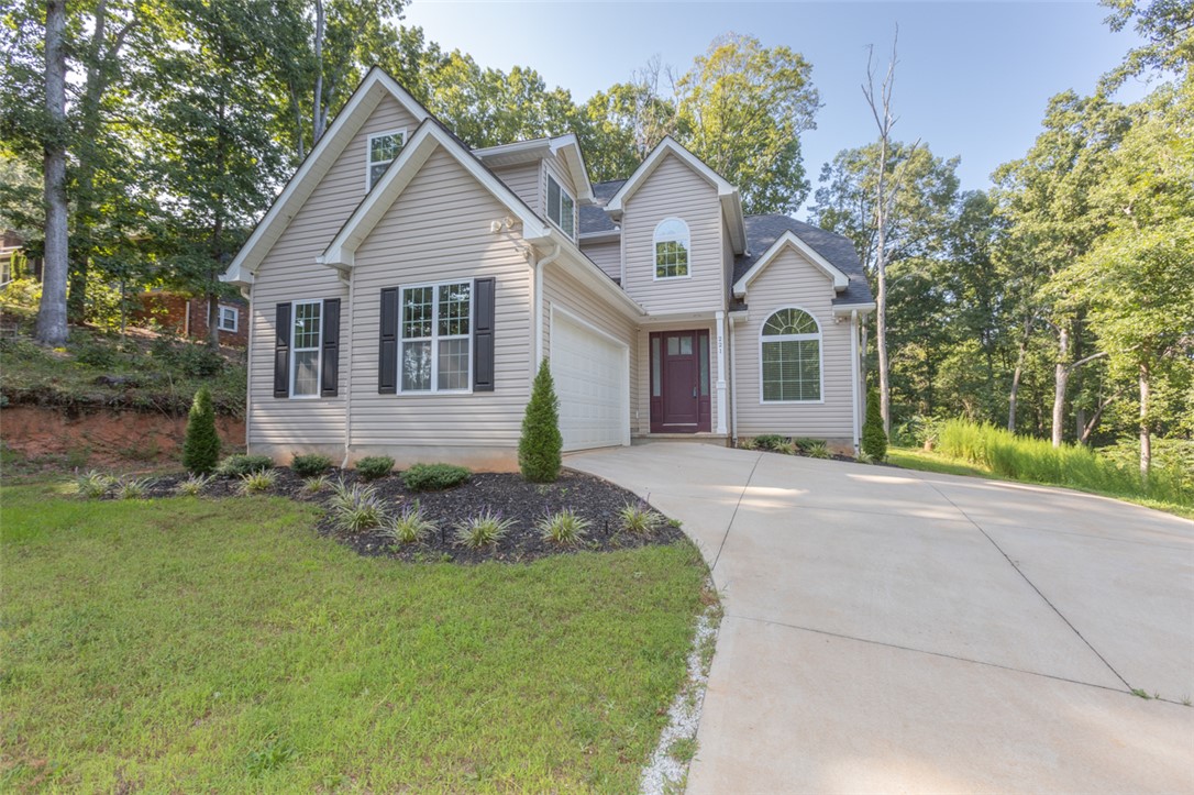 221 Robinwood Lane Pelzer, SC 29669 - Photo 3 of 50