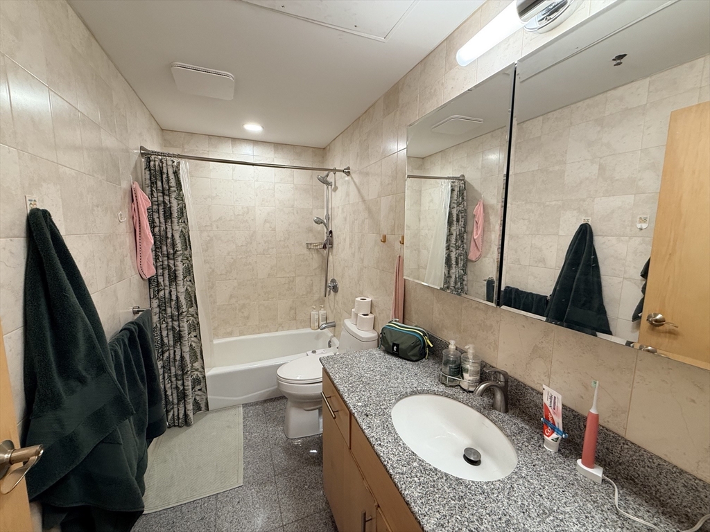 42 Beach Street, Unit 8B Boston, MA 02111 - Photo 7 of 28