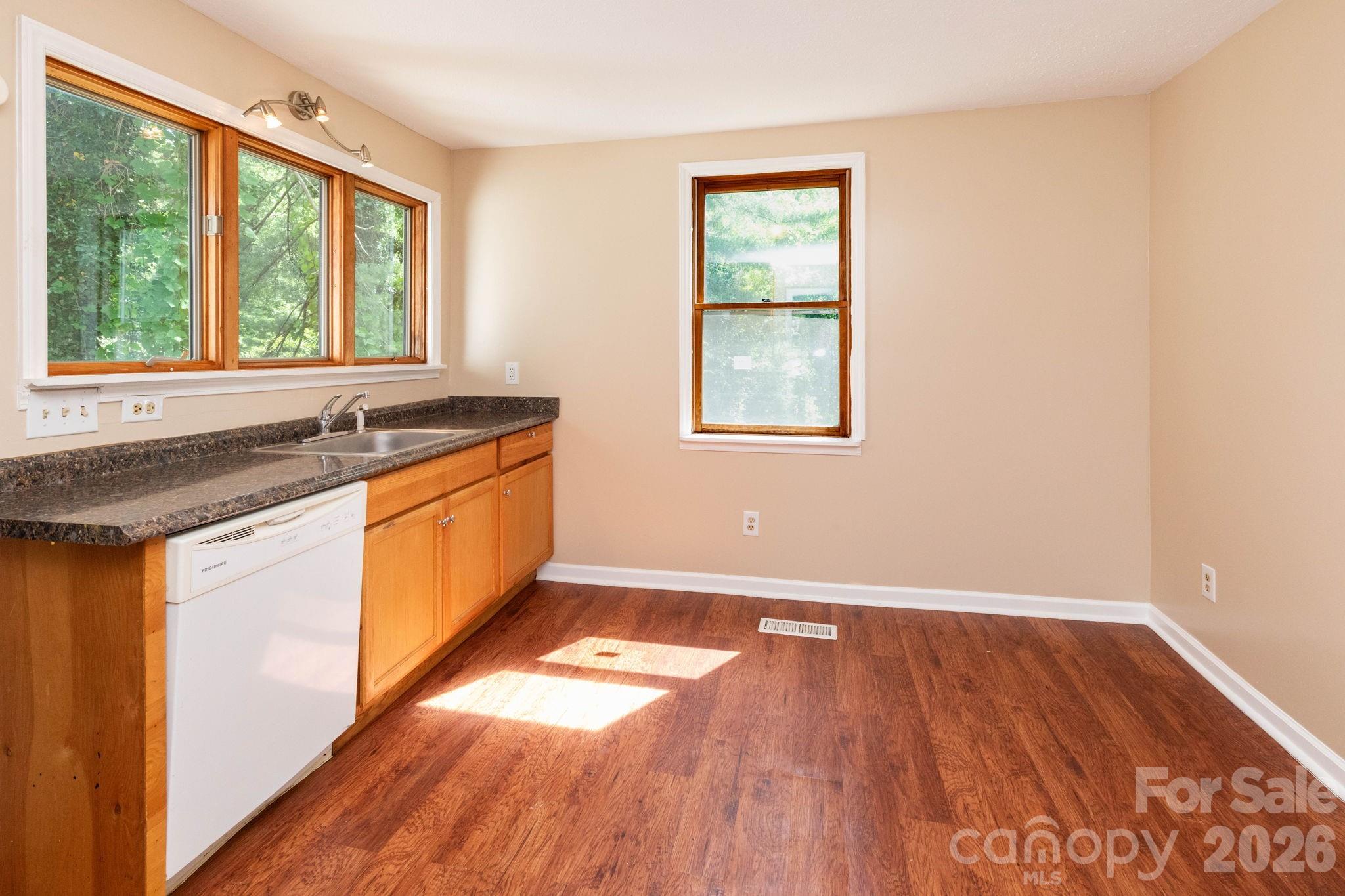 129 Shelburne Road Asheville, NC 28806 - Photo 9 of 26