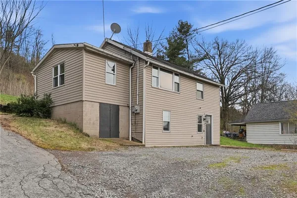 $130,000 | 93 Pittsburgh Road, Lyndora, PA 16045
