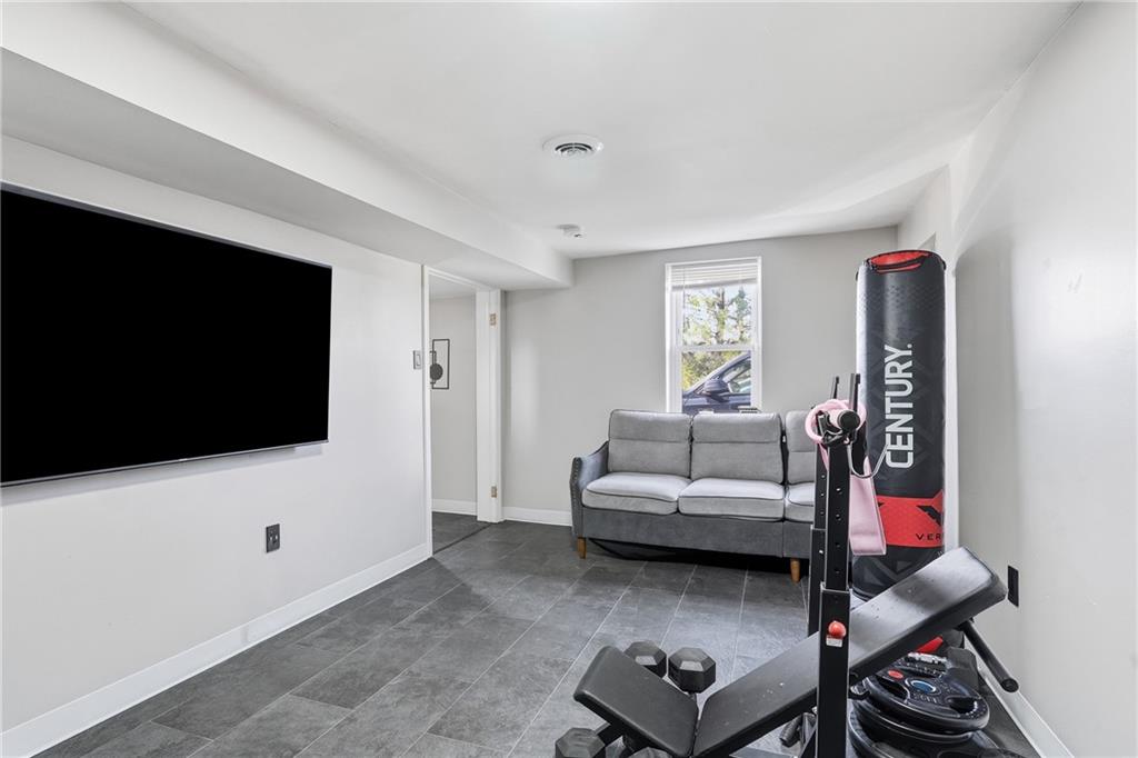 93 Pittsburgh Road Lyndora, PA 16045 - Photo 8 of 49