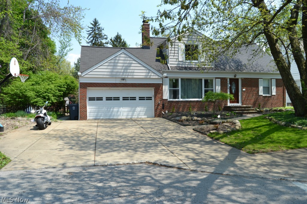 1429 Clearview Road Cleveland, OH 44124 - Photo 2 of 25