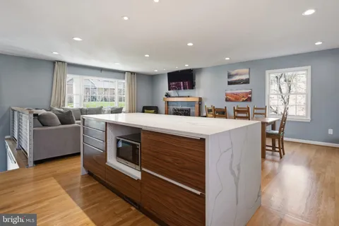 $1,100,000 | 8907 Camden Street, Alexandria, VA 22308