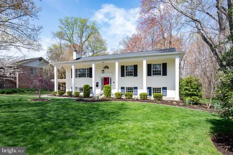$1,100,000 | 8907 Camden Street, Alexandria, VA 22308