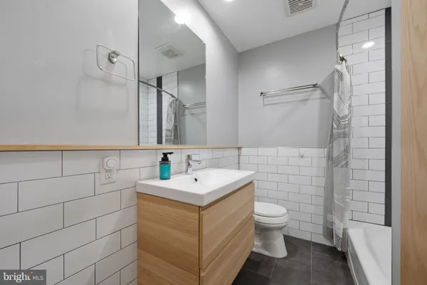 $1,100,000 | 8907 Camden Street, Alexandria, VA 22308