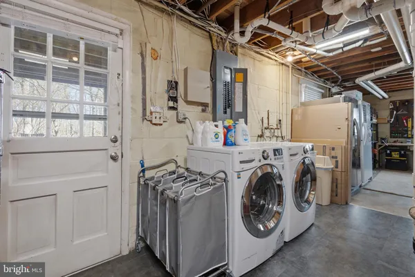 $1,100,000 | 8907 Camden Street, Alexandria, VA 22308