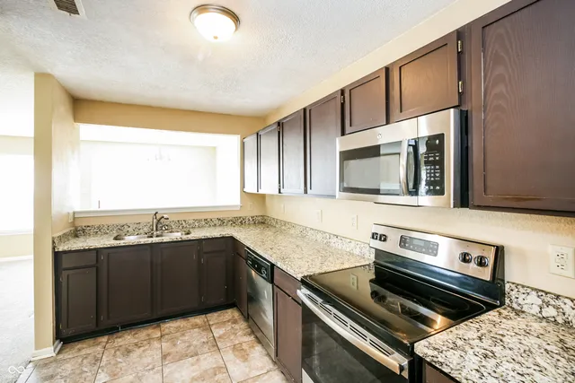 $1,685 | 6625 Kinnerton Drive, Indianapolis, IN 46254