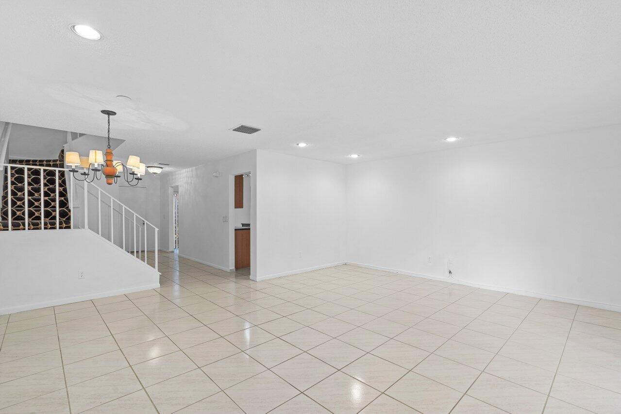 21648 Cypress Road, Unit 13E Boca Raton, FL 33433 - Photo 16 of 57 012-21648CypressRoad-13E-BocaRaton-FL-33