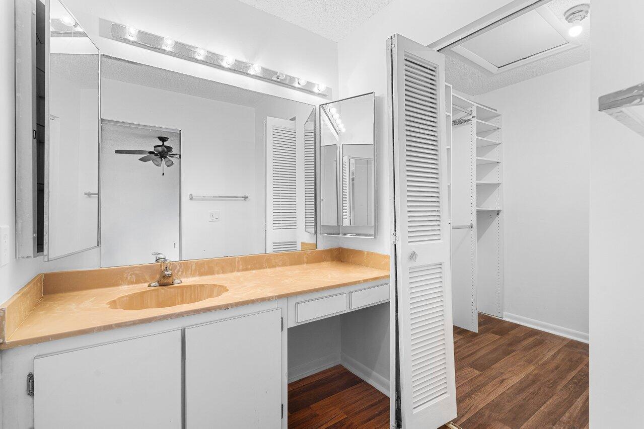 21648 Cypress Road, Unit 13E Boca Raton, FL 33433 - Photo 26 of 57 Master Bathroom
