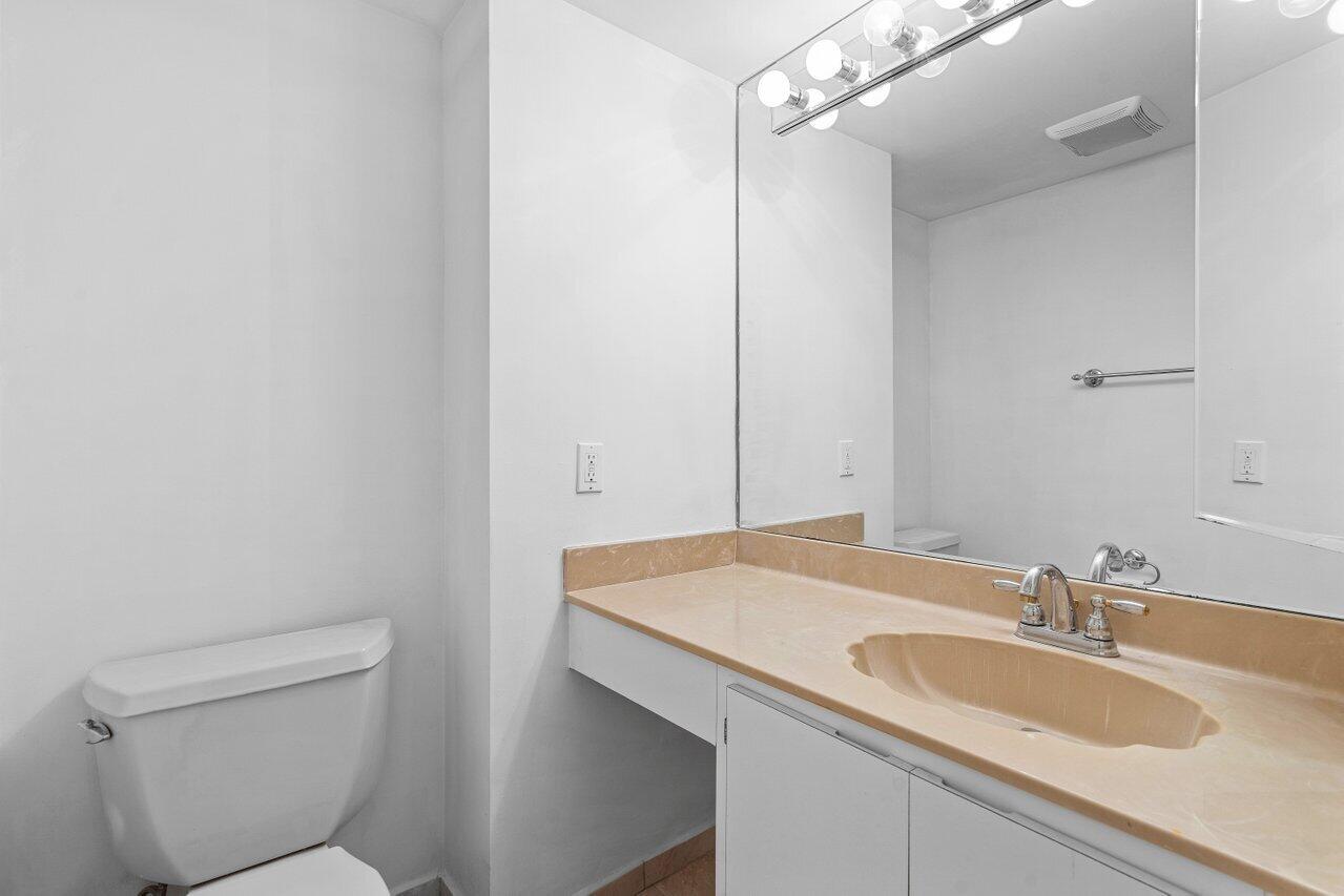21648 Cypress Road, Unit 13E Boca Raton, FL 33433 - Photo 34 of 57 Powder Room