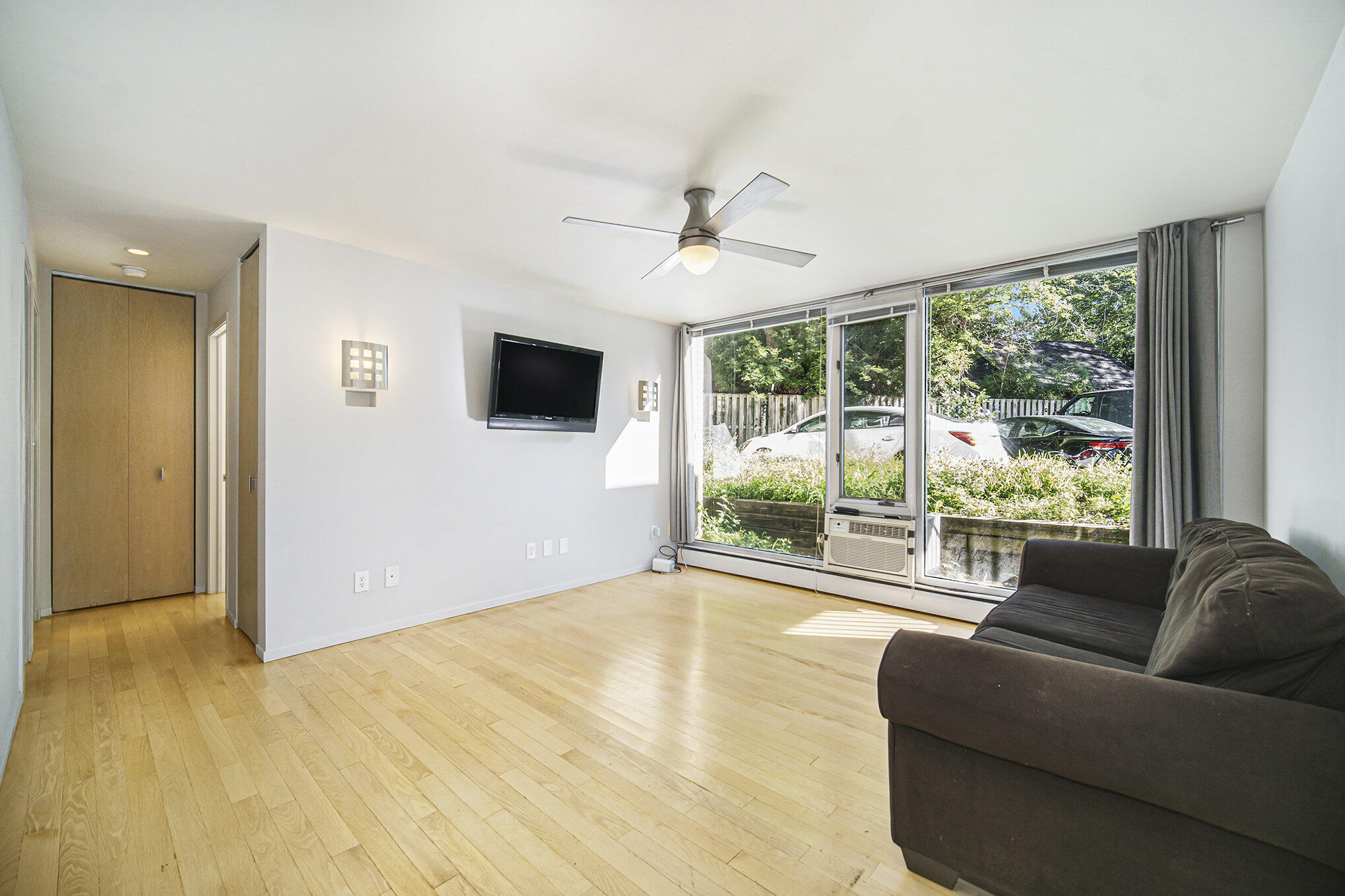 1531 Packard Street, Unit 6 Ann Arbor, MI 48104 - Photo 4 of 17 004_file_145