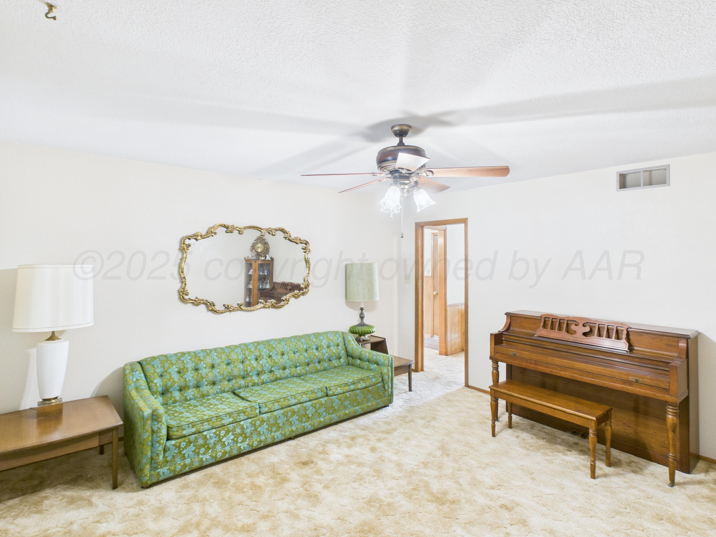 329 Coronado Street Fritch, TX 79036 - Photo 31 of 37 CAM05386G0-PR0018-STILL007