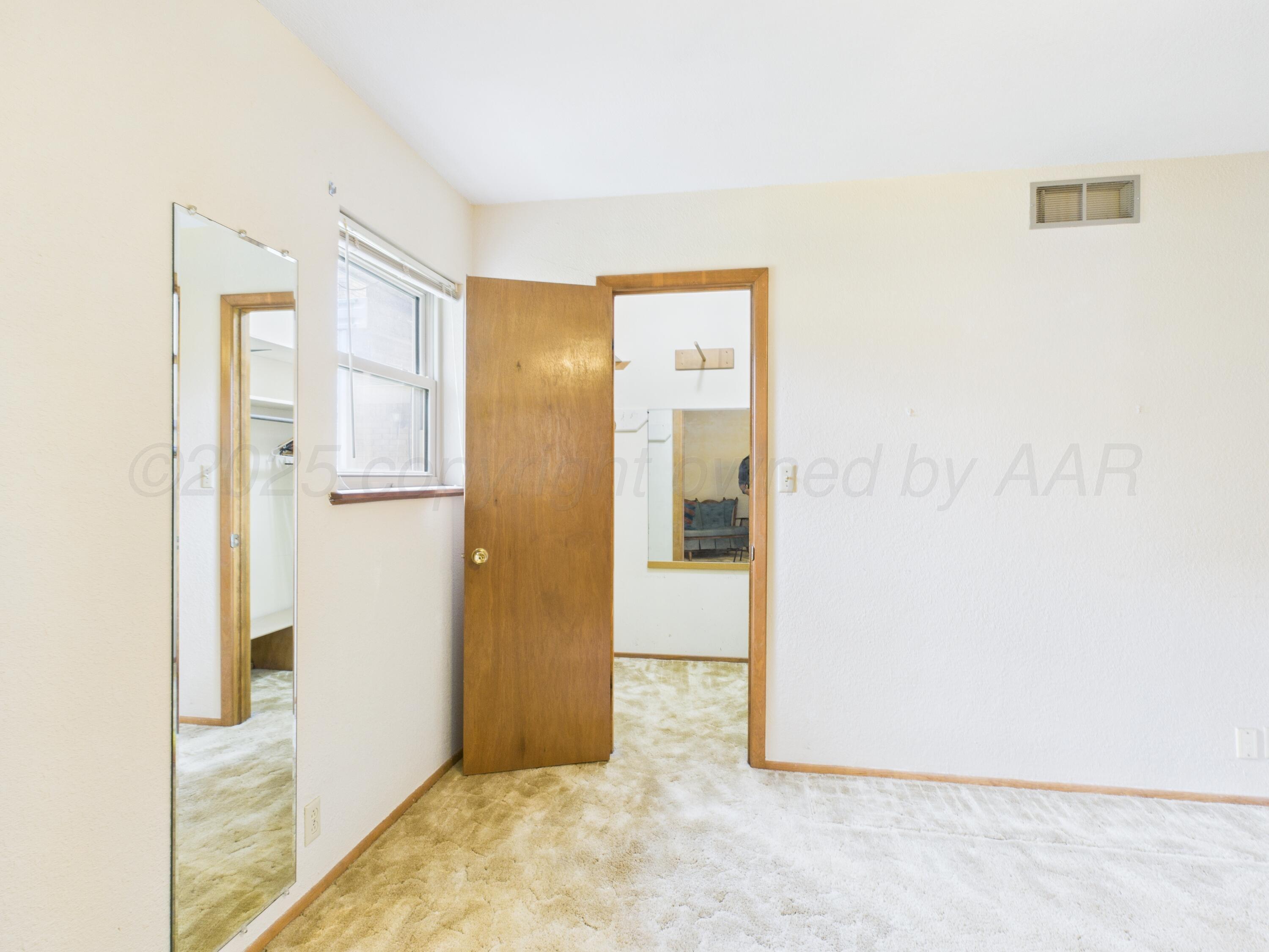 329 Coronado Street Fritch, TX 79036 - Photo 7 of 37 CAM05386G0-PR0018-STILL031