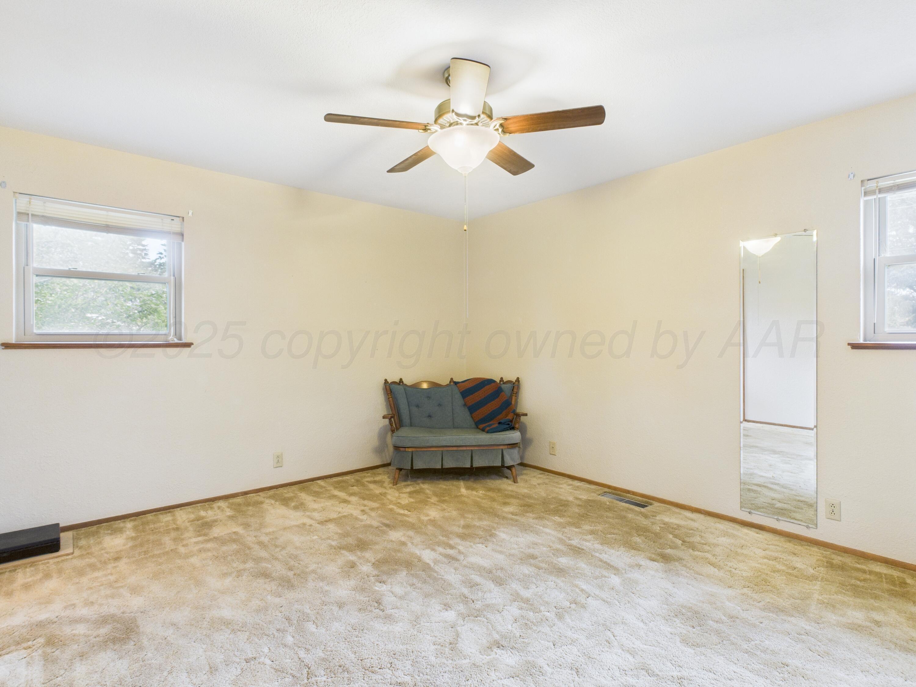 329 Coronado Street Fritch, TX 79036 - Photo 9 of 37 CAM05386G0-PR0018-STILL029