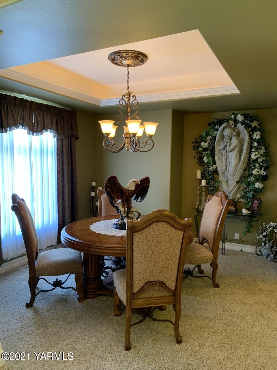14841 Fisk Road Yakima, WA 98908 - Photo 37 of 59 a view of a dining room with furniture