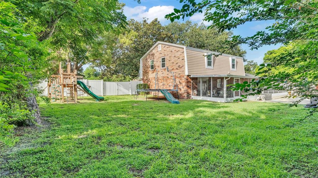 1910 Clubhouse Road Lakeland, FL 33813 - Photo 9 of 62 Gallery Image 9