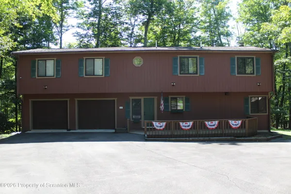 $415,000 | 23 Aquarius Lane, Lake Ariel, PA 18436