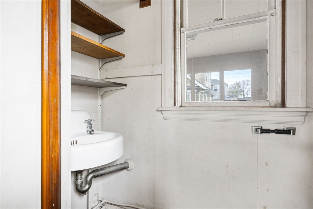 59 Pontiac Road Quincy, MA 02169 - Photo 13 of 42 Gallery Image 13