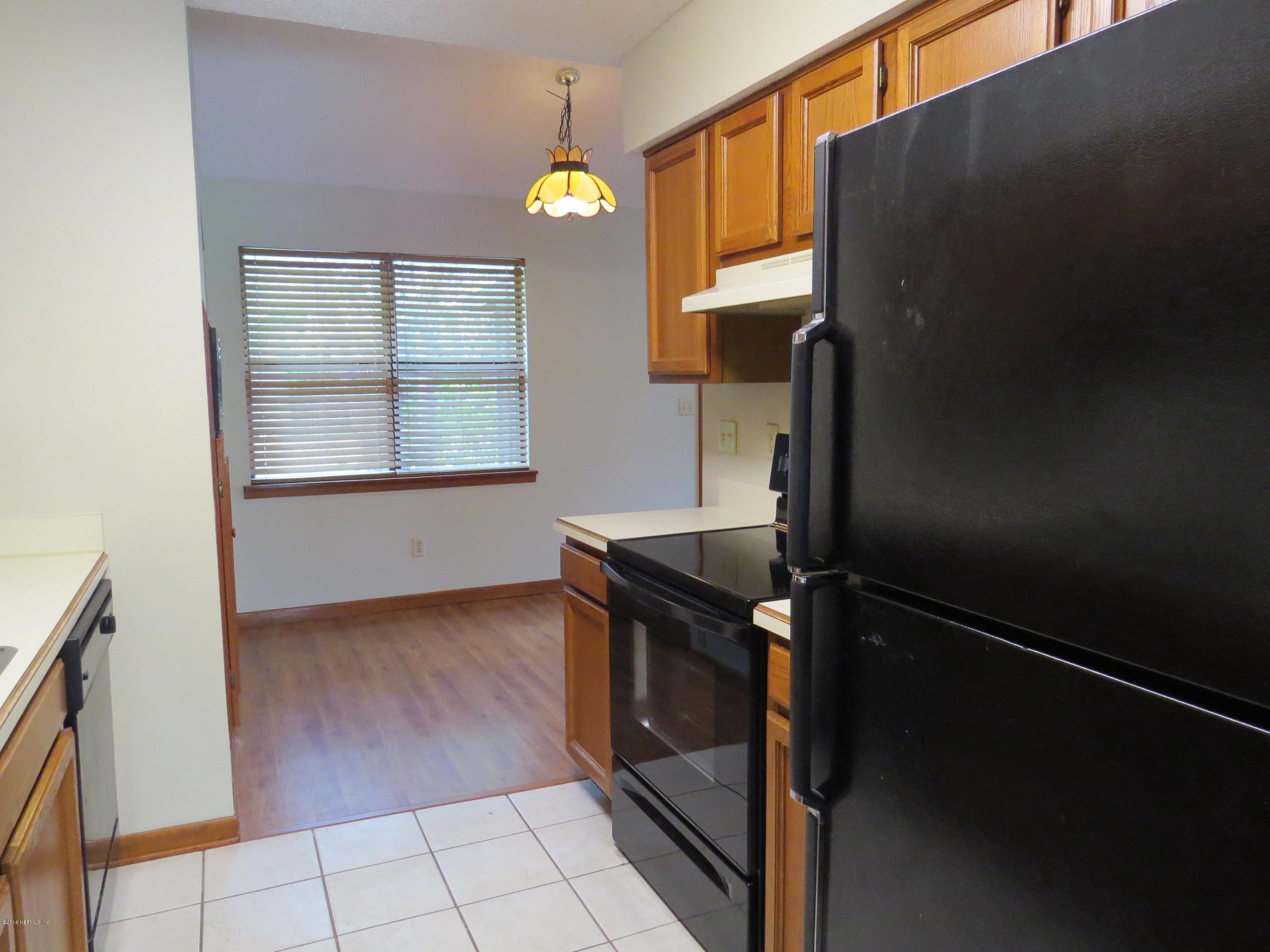 12770 Beaubien Road Jacksonville, FL 32258 - Photo 16 of 46 a view of kitchen and window