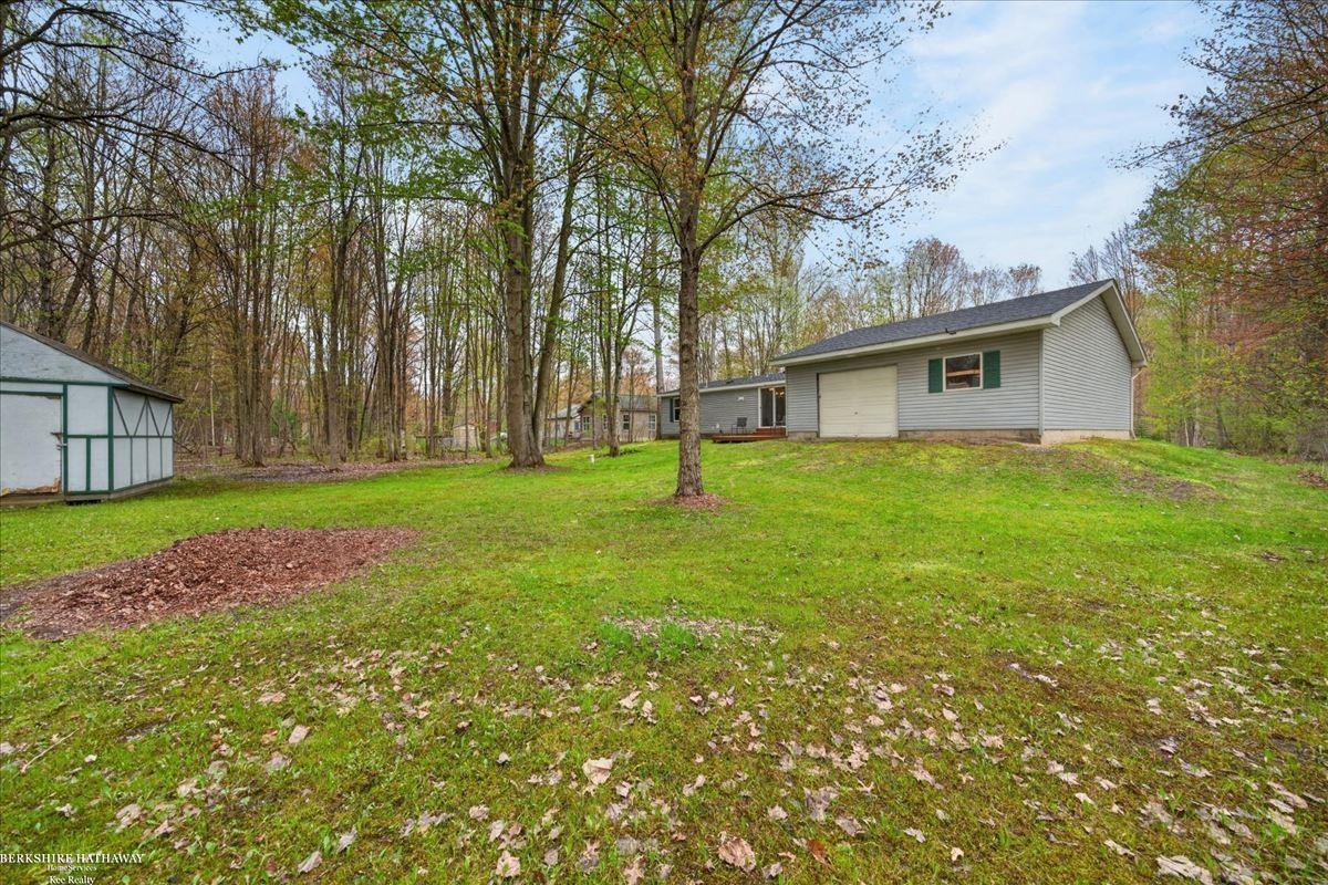 4808 North Water Road Sanford, MI 48657 - Photo 32 of 36