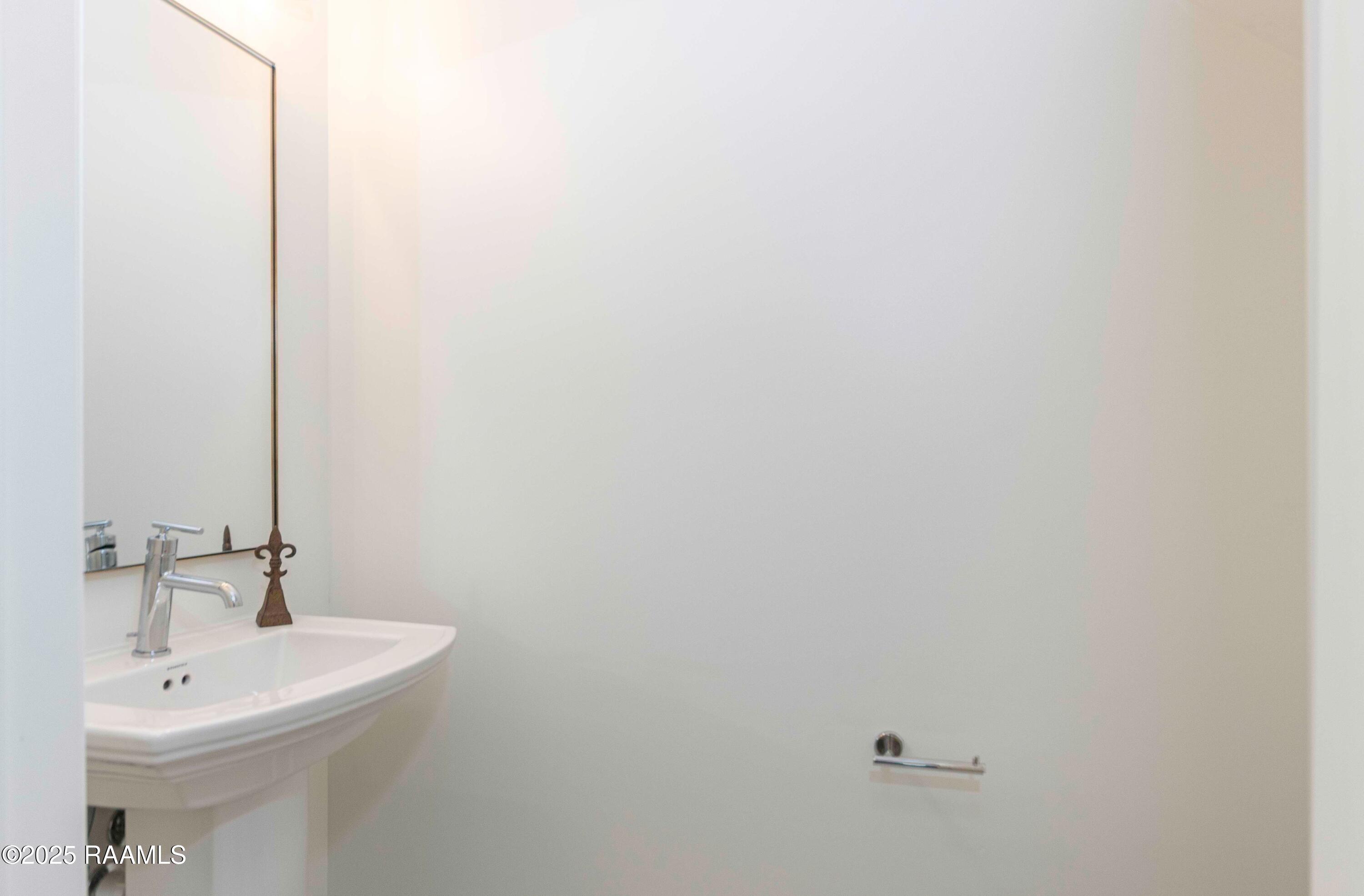 1510 Kaliste Saloom Road, Unit 405 Lafayette, LA 70508 - Photo 11 of 24 1510 # 405 half bath vw 1