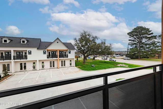 $299,000 | 1510 Kaliste Saloom Road, Unit 405, Lafayette, LA 70508