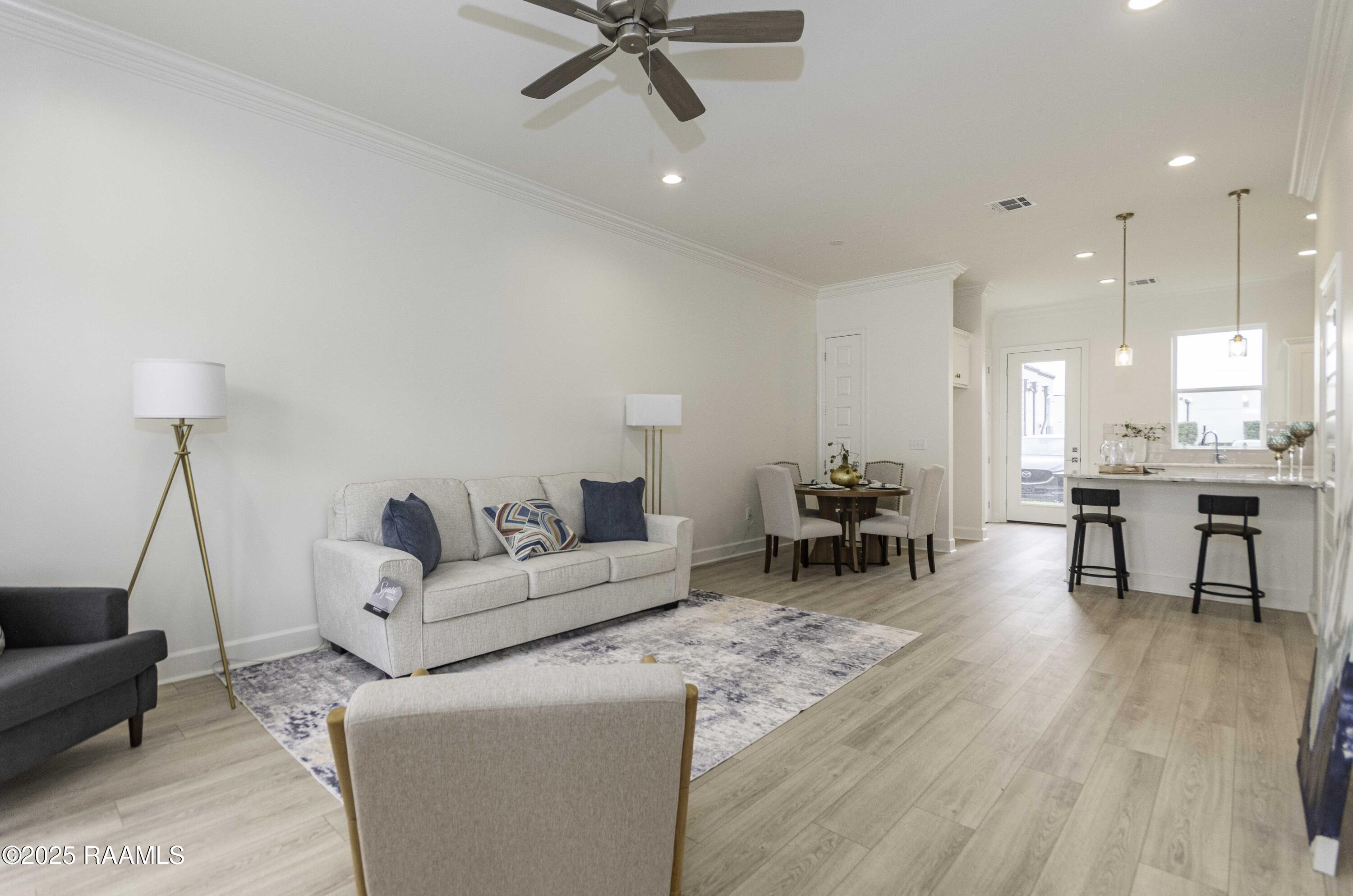 1510 Kaliste Saloom Road, Unit 405 Lafayette, LA 70508 - Photo 4 of 24 1510 #405 LR view 1