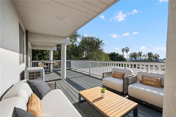 $9,500 | 404 Loma Terrace, Unit C, Laguna Beach, CA 92651