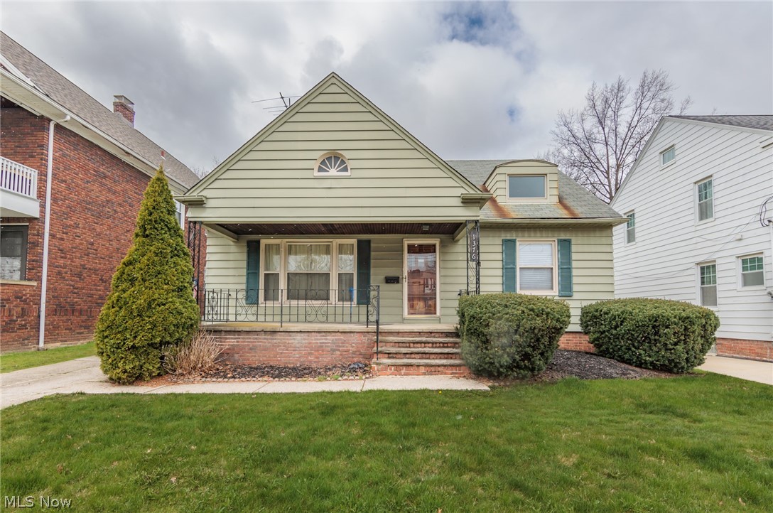 1376 South Green Road Cleveland, OH 44121 - Photo 1 of 33