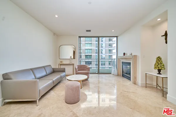 $888,888 | 5072 Scholarship, Unit 505D, Irvine, CA 92612