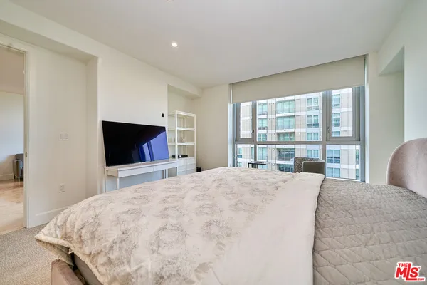 $888,888 | 5072 Scholarship, Unit 505D, Irvine, CA 92612