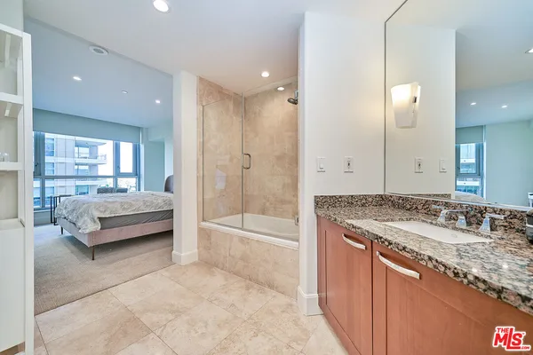 $888,888 | 5072 Scholarship, Unit 505D, Irvine, CA 92612