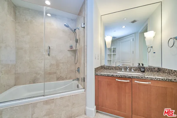 $888,888 | 5072 Scholarship, Unit 505D, Irvine, CA 92612