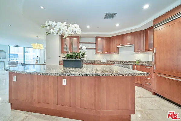 $888,888 | 5072 Scholarship, Unit 505D, Irvine, CA 92612