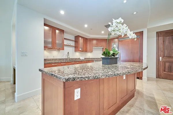 $888,888 | 5072 Scholarship, Unit 505D, Irvine, CA 92612