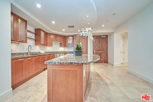 $888,888 | 5072 Scholarship, Unit 505D, Irvine, CA 92612