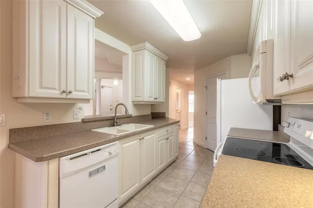 $339,000 | 424 Luna Bella Lane, Unit 422, New Smyrna Beach, FL 32168