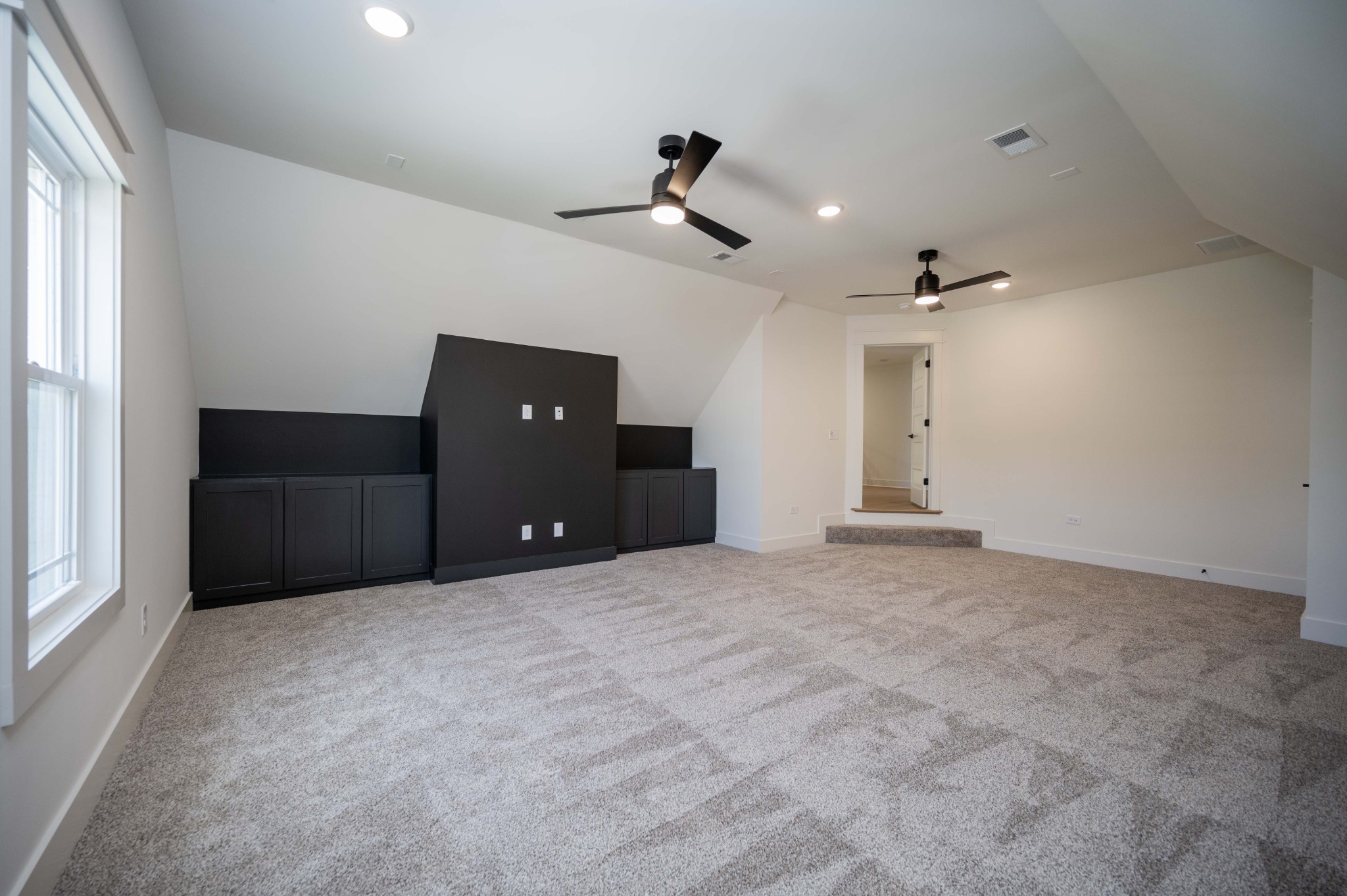 4 Holly Grove Road Lascassas, TN 37085 - Photo 34 of 37 en empty room with windows and ceiling fan