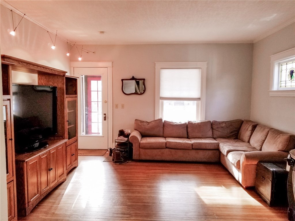 268 Milburn Street Rochester, NY 14607 - Photo 5 of 15