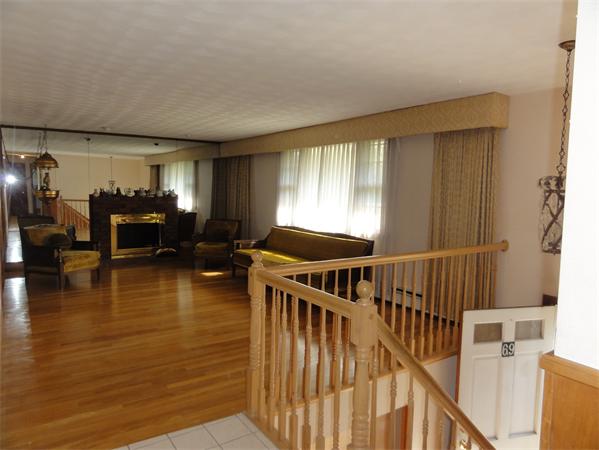 69 Newcastle Road Peabody, MA 01960 - Photo 4 of 8 Gallery Image 4