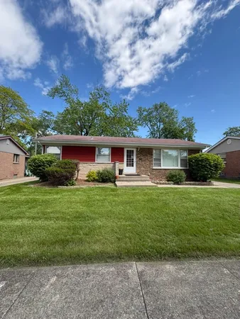 $155,000 | 443 Grosvenor Place, Chicago Heights, IL 60411