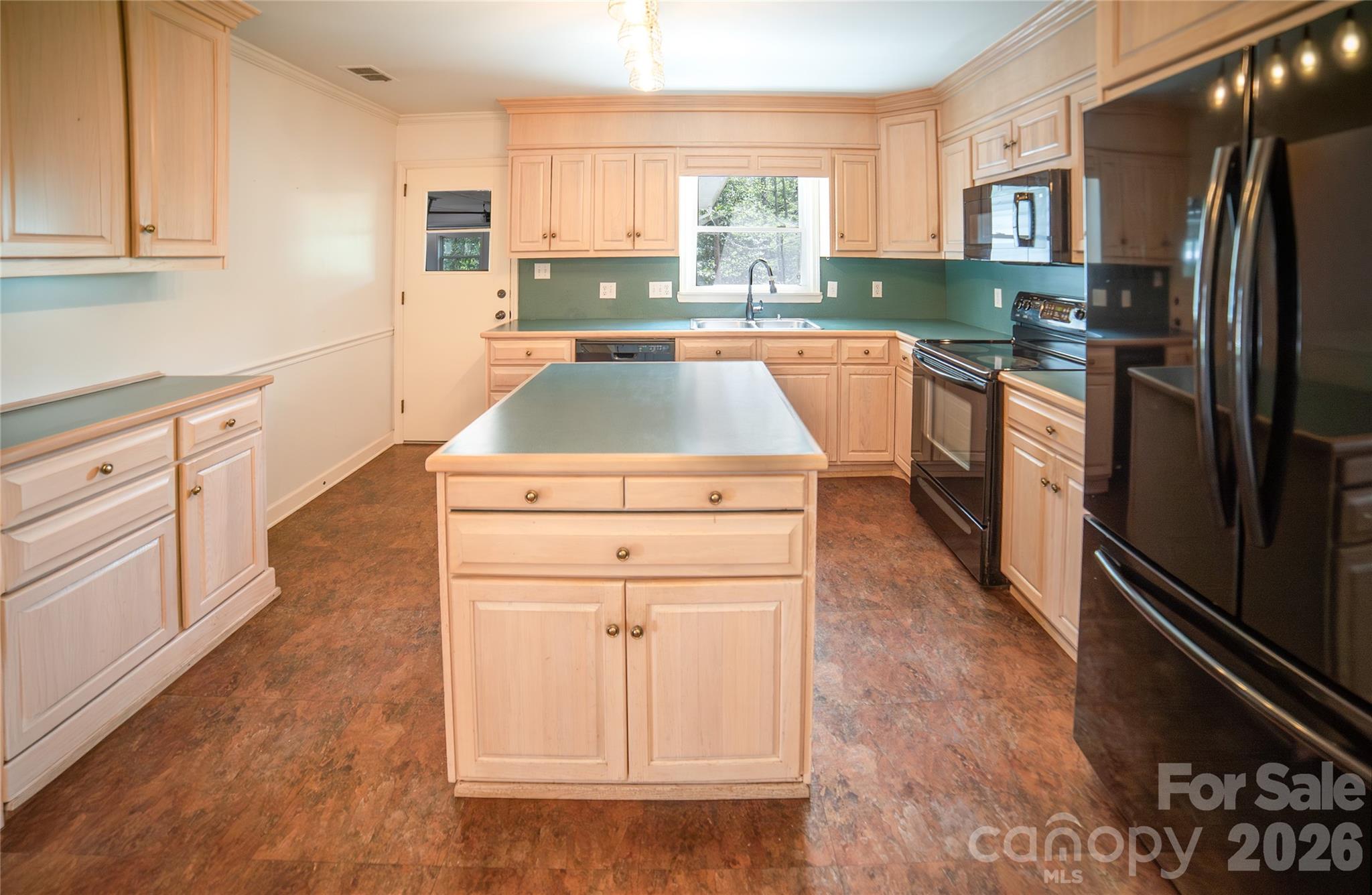 414 Patton Street Morganton, NC 28655 - Photo 11 of 37