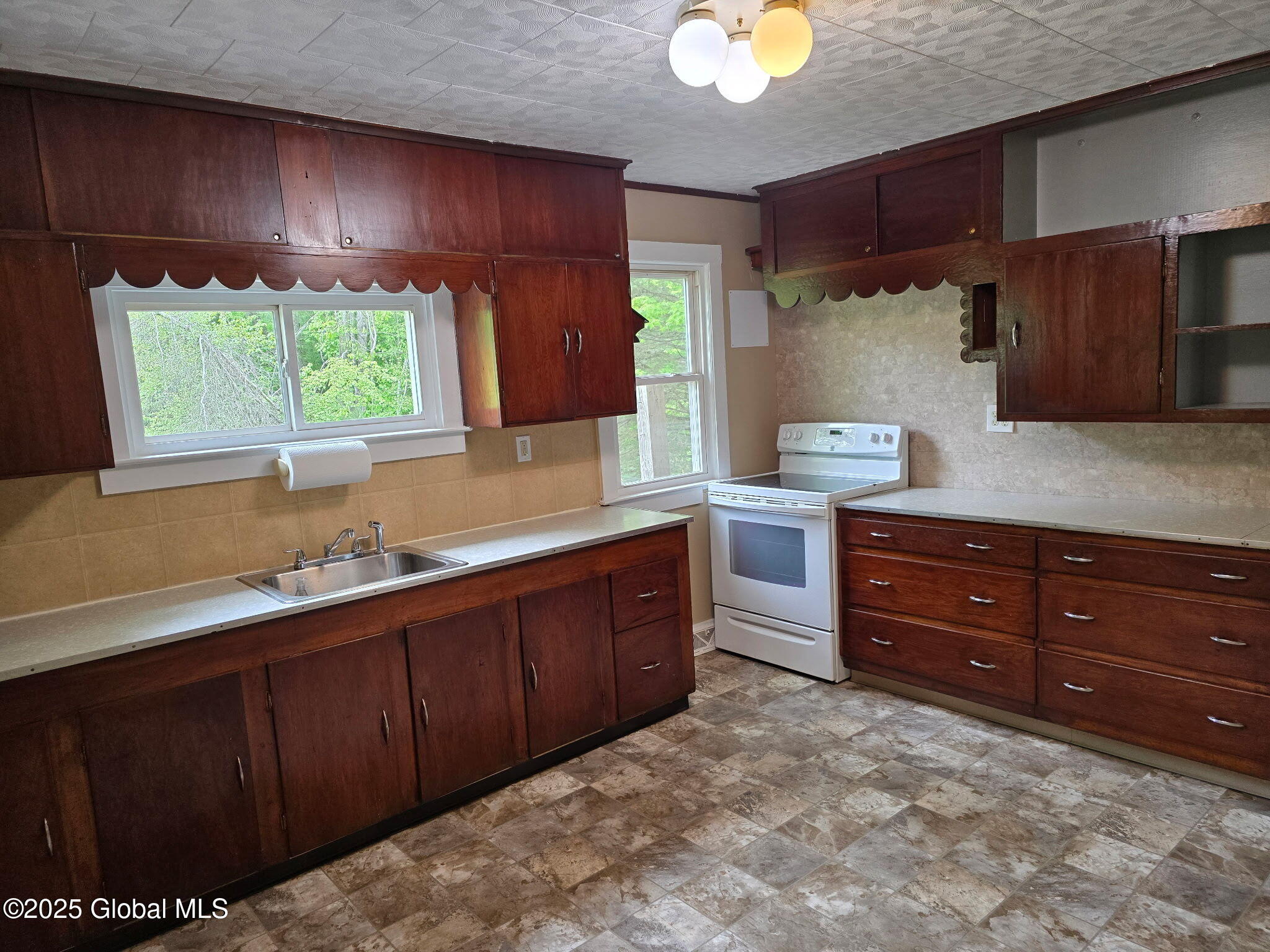 227 Ralph Road Lake Luzerne, NY 12846 - Photo 11 of 13 3117882578382804353